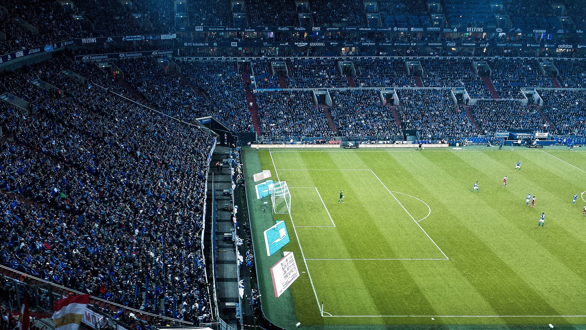 中国足球职业联赛积极推动球员国际交流，中国足球国际队